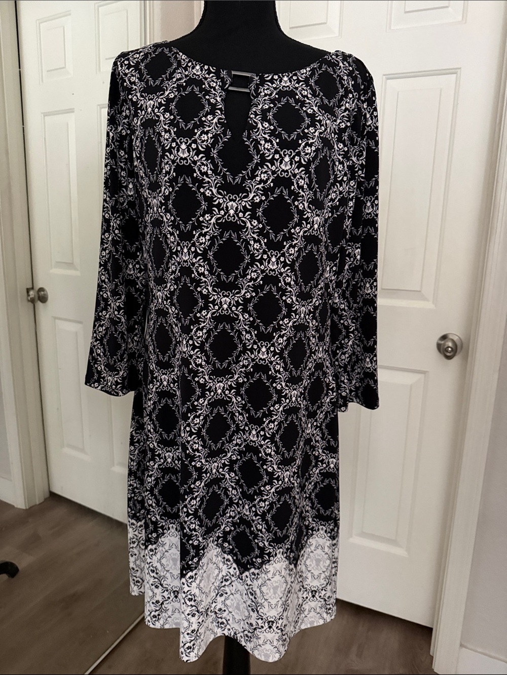 White House Black Market Black and White Long Sleeve Printed Dress